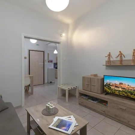 Cozy Athenian One Bd, Pistachio Charm Apartment