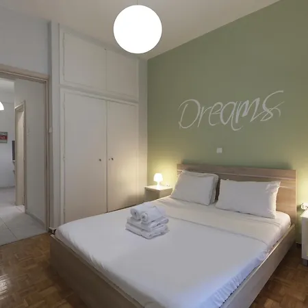 Apartment Cozy Athenian One Bd, Pistachio Charm Athens