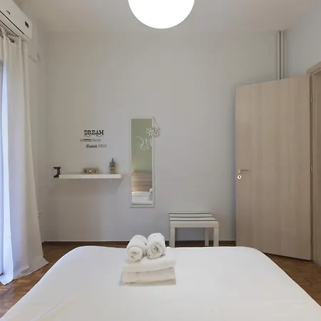 Cozy Athenian One Bd, Pistachio Charm * Athens